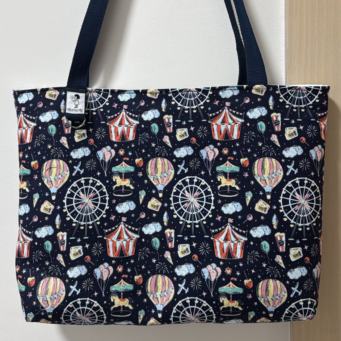 Carnival print shoulder bag
