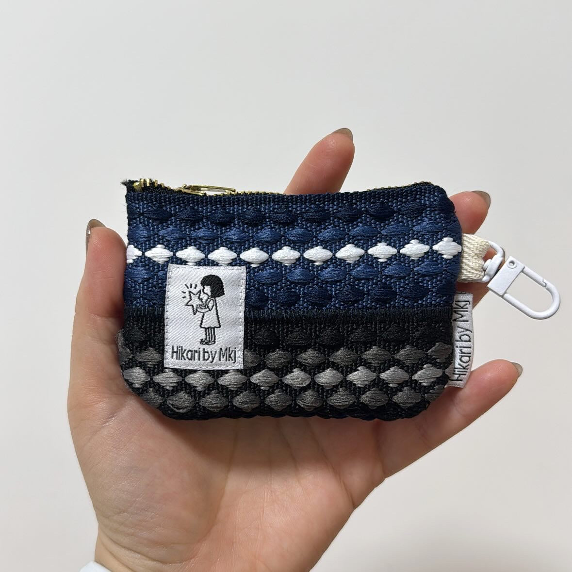 Cushion weave locket 1