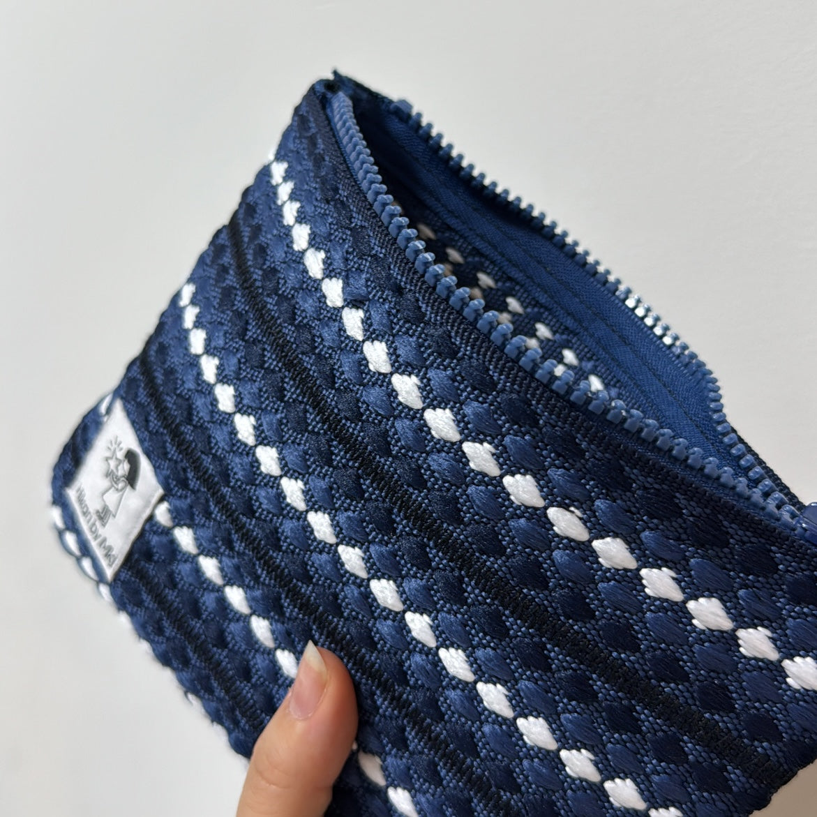 Cushion weave pouch (M) Blue