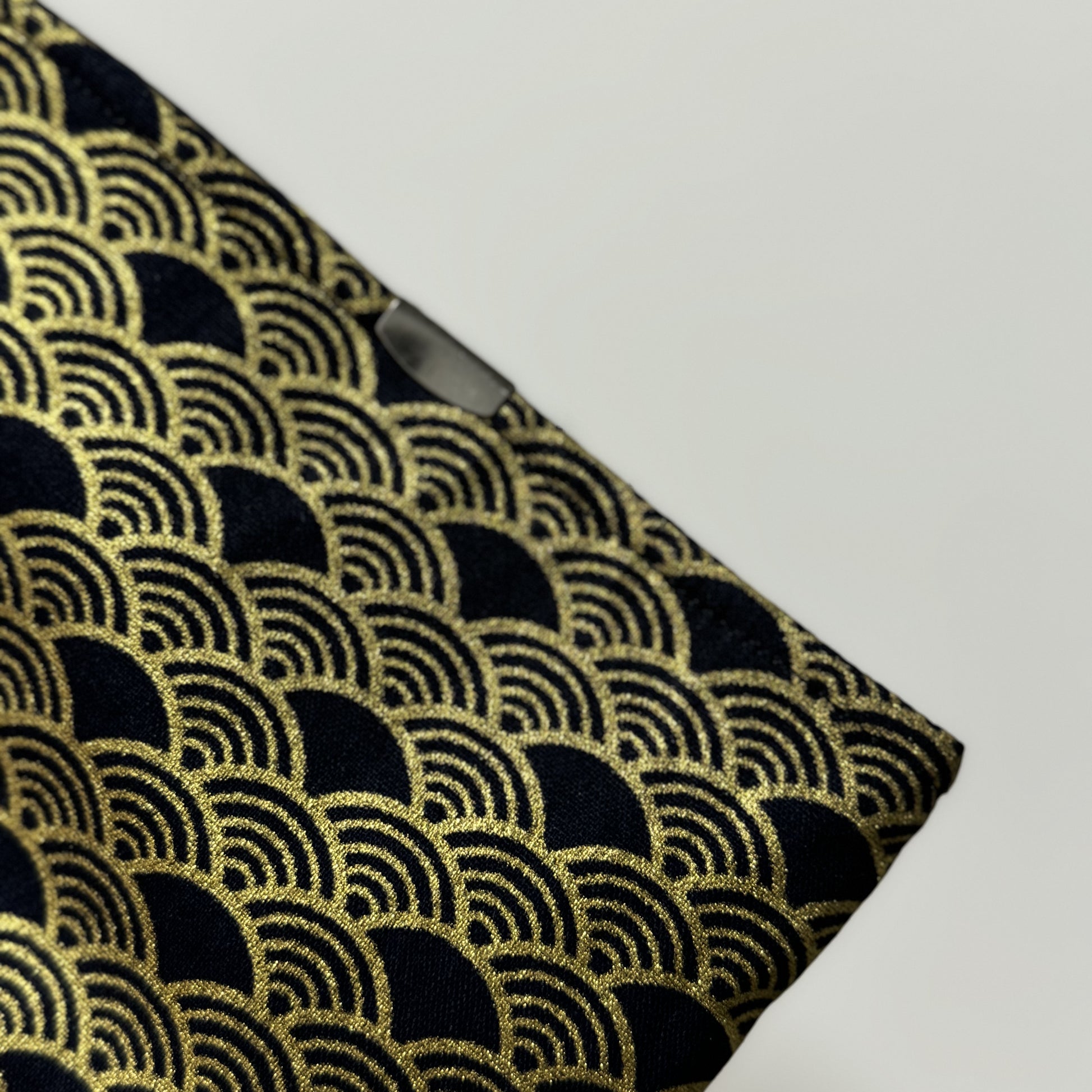 Japanese magnet pouch 02